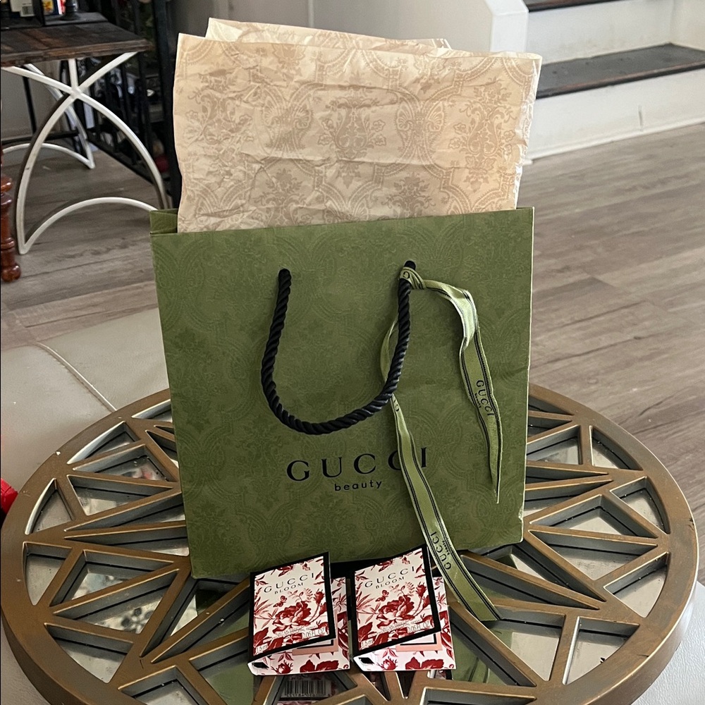 Gucci Beauty Olive Green Gift Bag with Ribbon